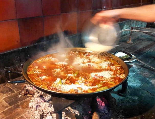 traditional-paella-valenciana