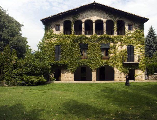 Edificio principal del Hotel Les Cols Pavellons