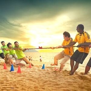 Juegos de Team Building en la playa en Barcelona