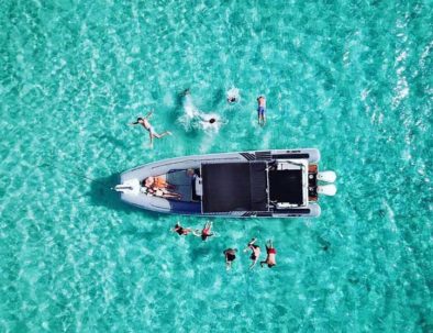 Divertida excursión en barco por Ibiza