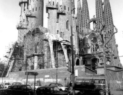 old-photograph-sagrada-familia-construction