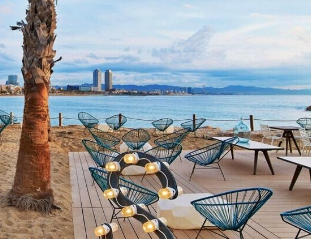 Espacio para eventos con terraza en la playa de Barcelona