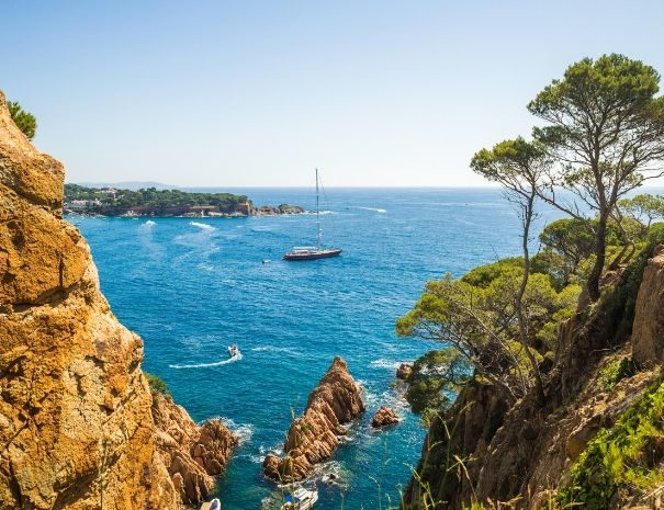 Vue mer sur la Costa Brava, parfaite destination pour un séminaire d'entreprise en Espagne