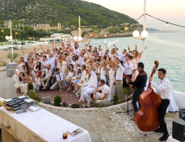 cena de gala con vistas al mar en sitges para eventos corporativos en españa