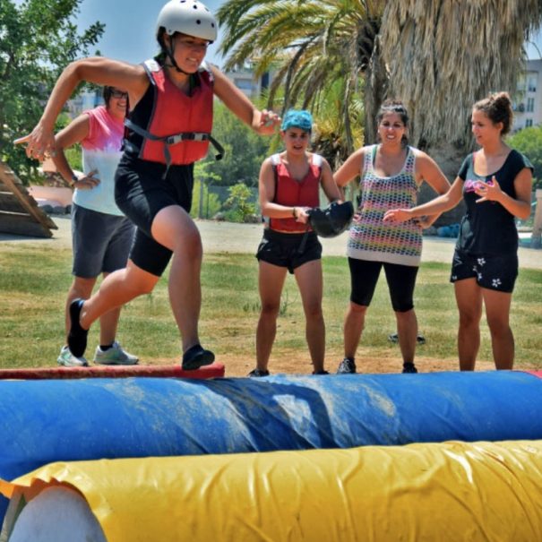 Jeux team building en équipe à Sitges