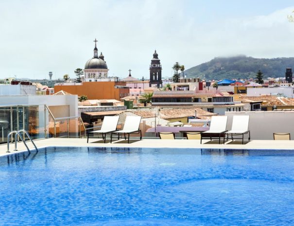 Piscine rooftop de l'hôtel La Laguna Gran Hotel