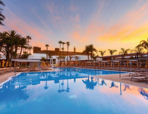 Piscine de l'hôtel Riu Palace Oasis à Grande Canarie