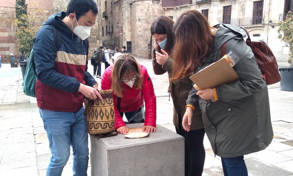 Treasure hunt in Barcelona: a pause for reflection!