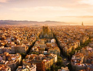 Vue aérienne de Barcelone au coucher du soleil